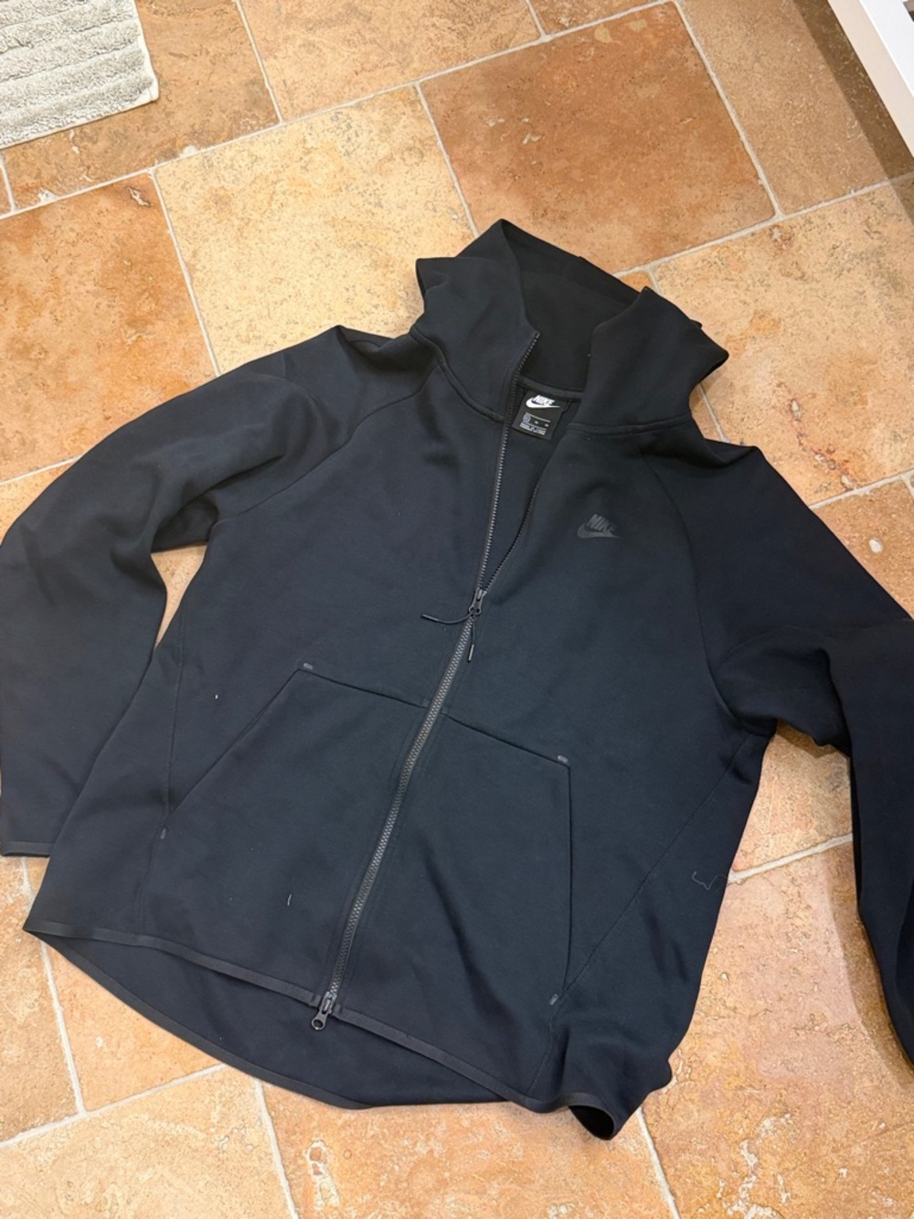 Nike Men’s Black Full-Zip Hoodie Jacket
